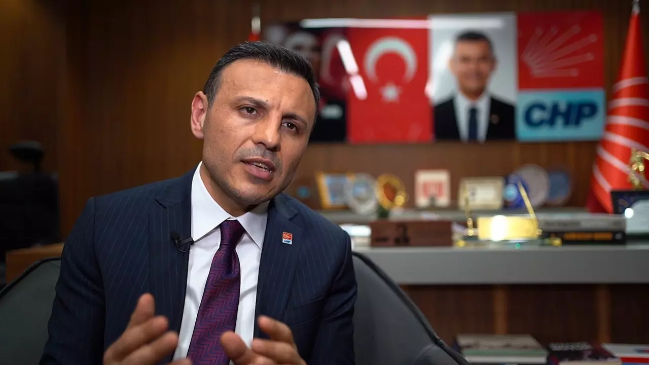 Özgür Çelik: Yüzde 29’luk azınlık seçme hakkına darbe yapıyor