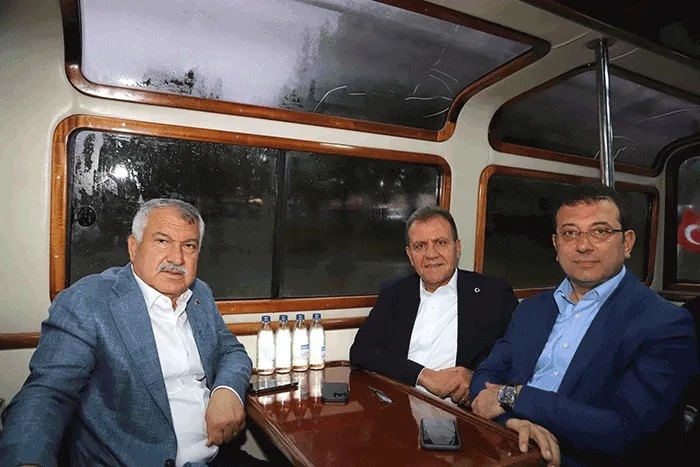 Başkan Vahap Seçer: Demokrasimiz ciddi bir tehdit altında