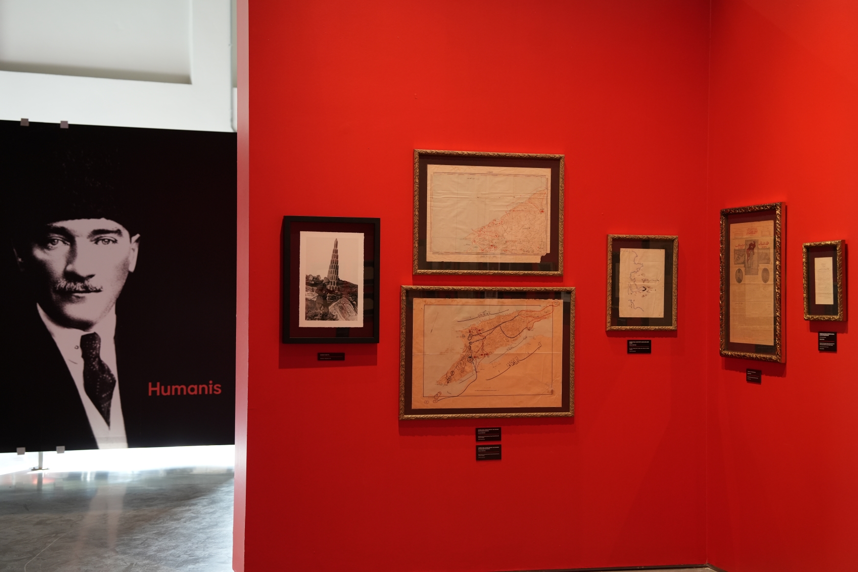 Atanın izinde bir yolculuk: 'Karanlıkta akan bir yıldız' sergisi uzatıldı