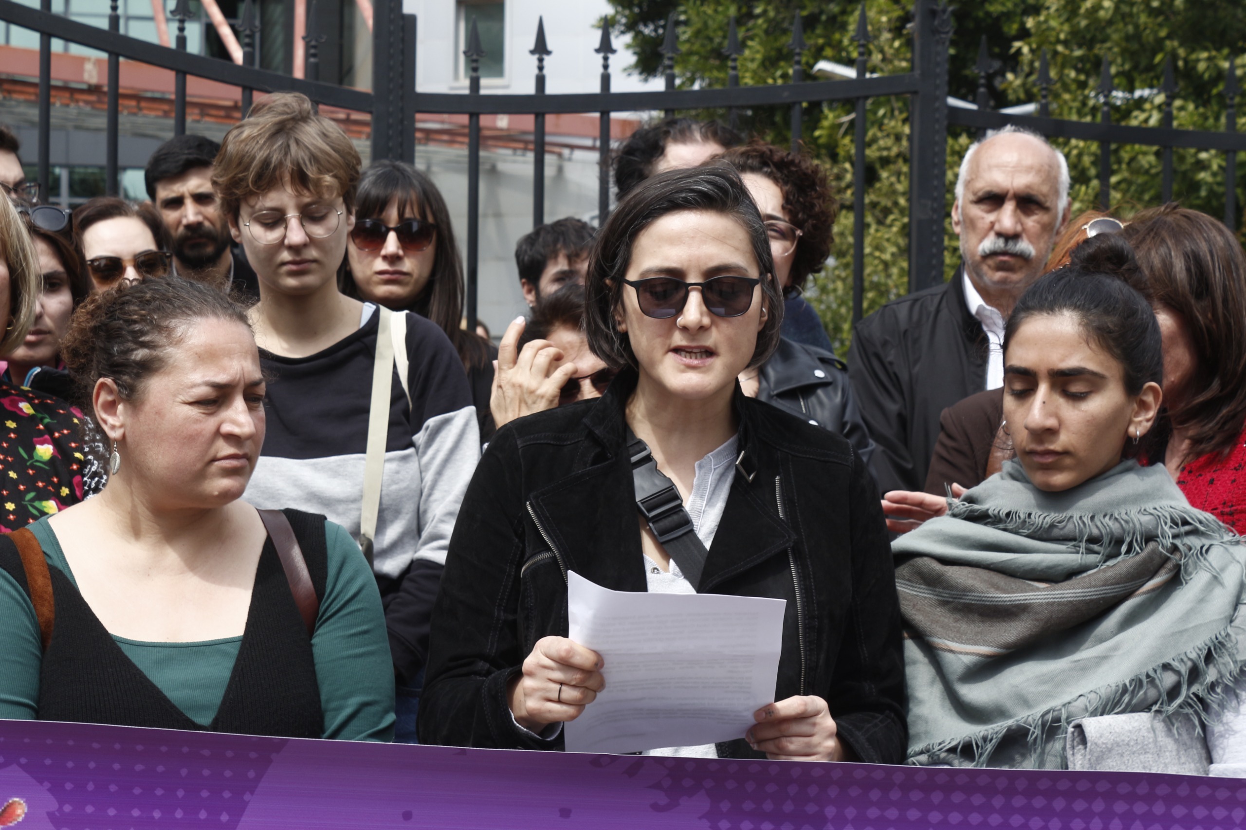 Mersin Kadın Platformu,, Nükhet Sirman'ın gözaltında 4 gün tutulmasına tepki gösterdi