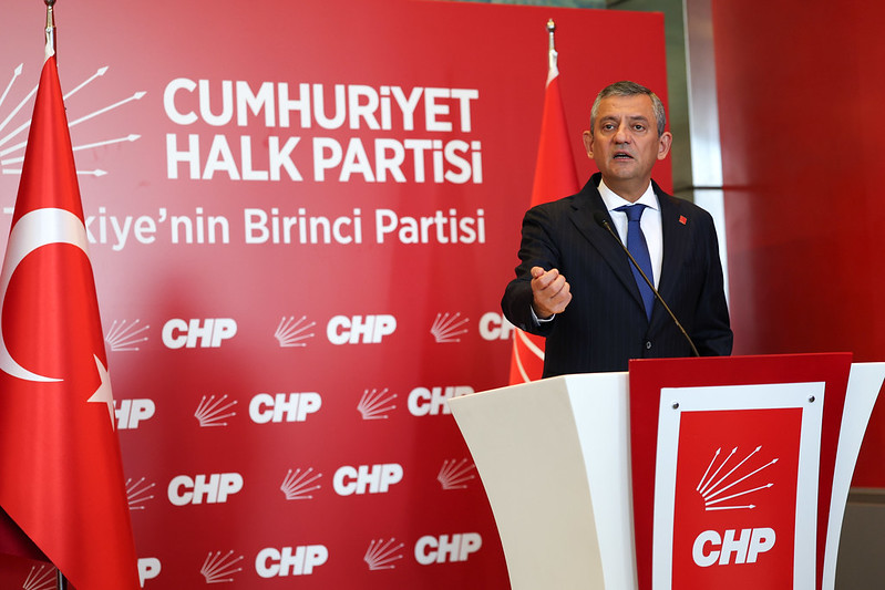 Özgür Özel’den gözaltı tepkisi: Sandığın olmadığı rejimin provasını yapıyorlar