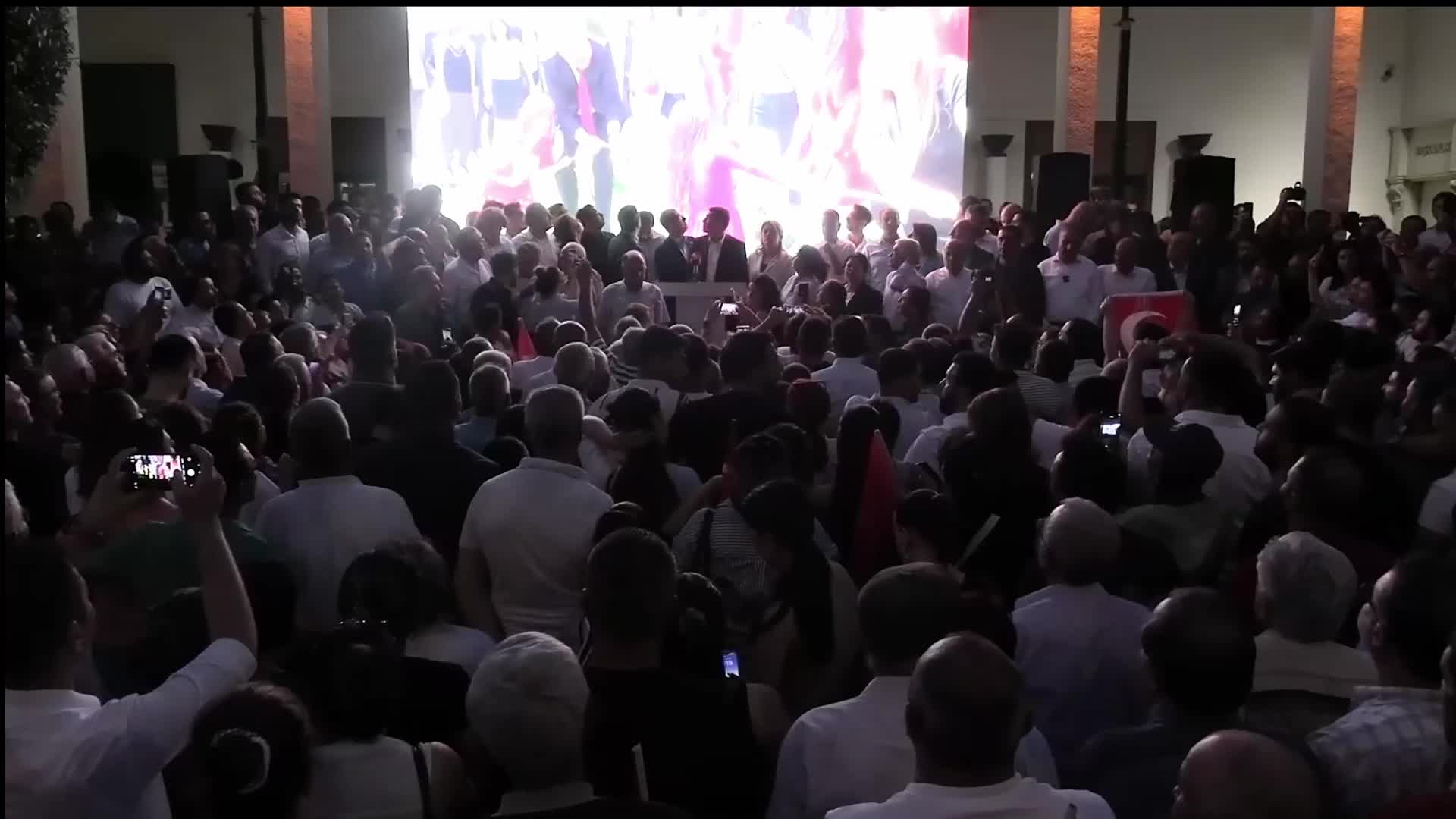 Zeydan Karalar'ın gözaltına alınmasına Adana'dan tepki