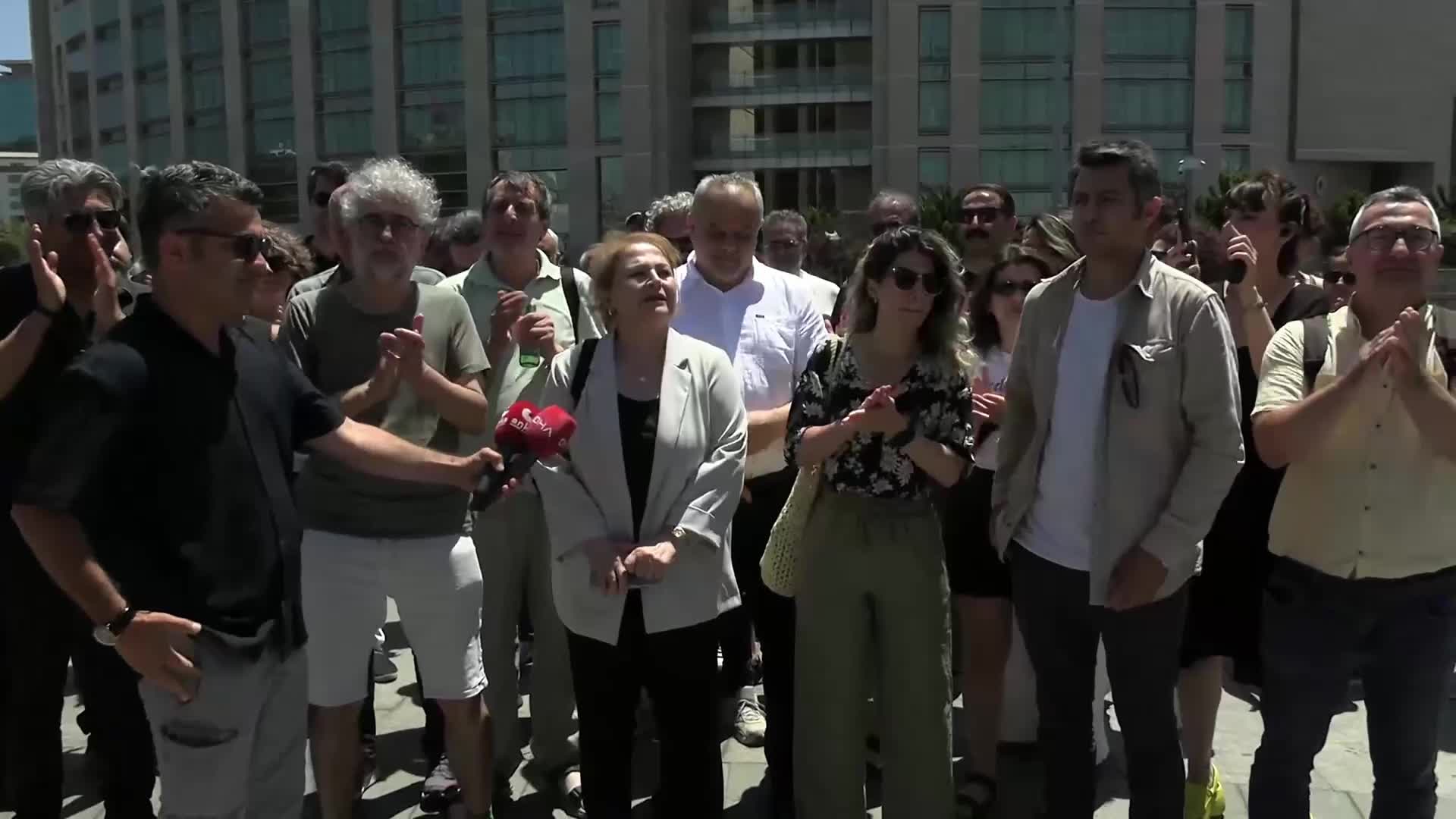 Basın meslek örgütleri Çağlayan Adliyesi önünde: "Timur Soykan serbest bırakılsın, gazetecilik yapmaya devam etsin"