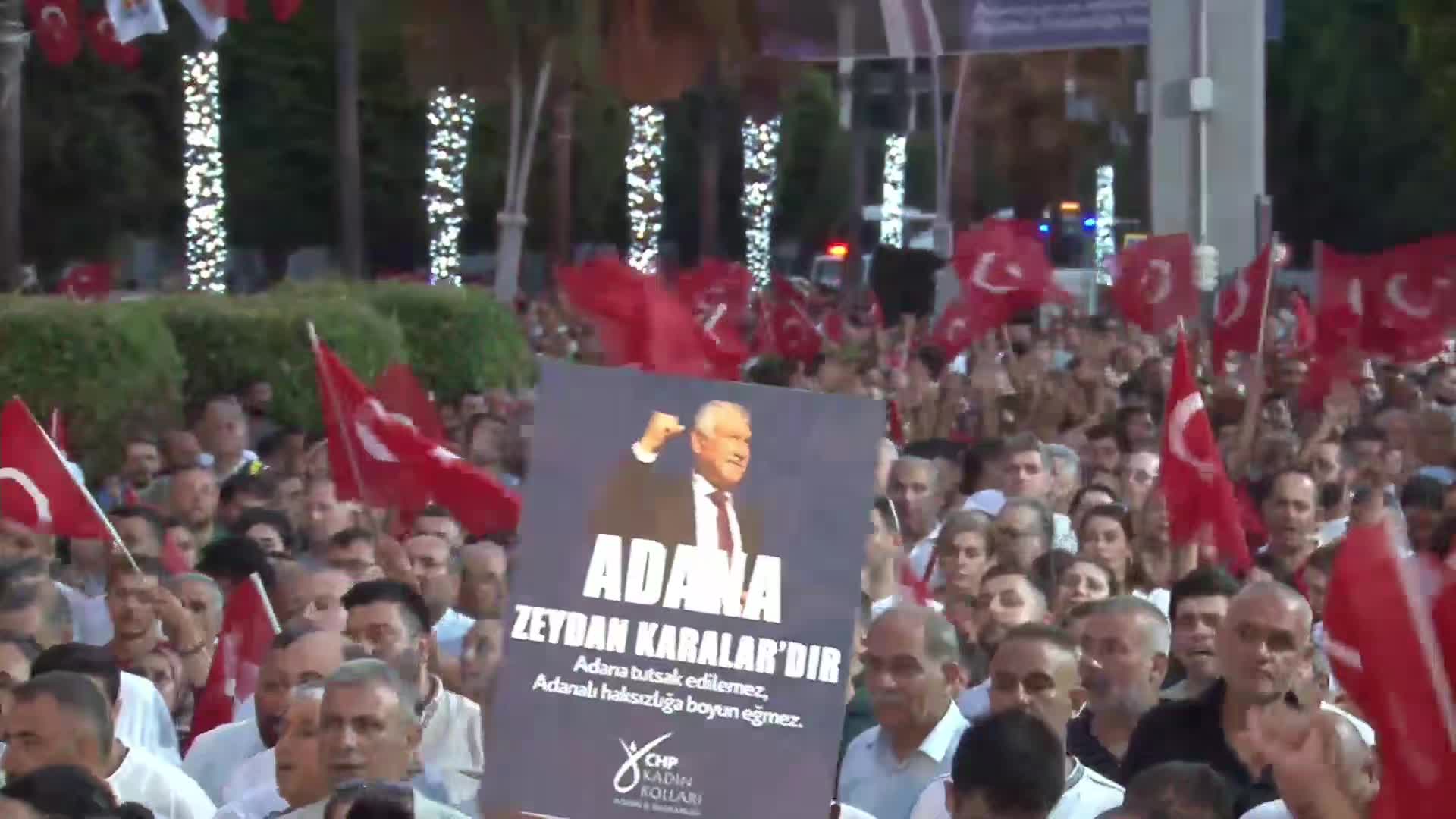 Zeydan Karalar tutuklandı… Binlerce yurttaş, CHP’nin “Adana İradesine Sahip Çıkıyor” mitingine akın etti