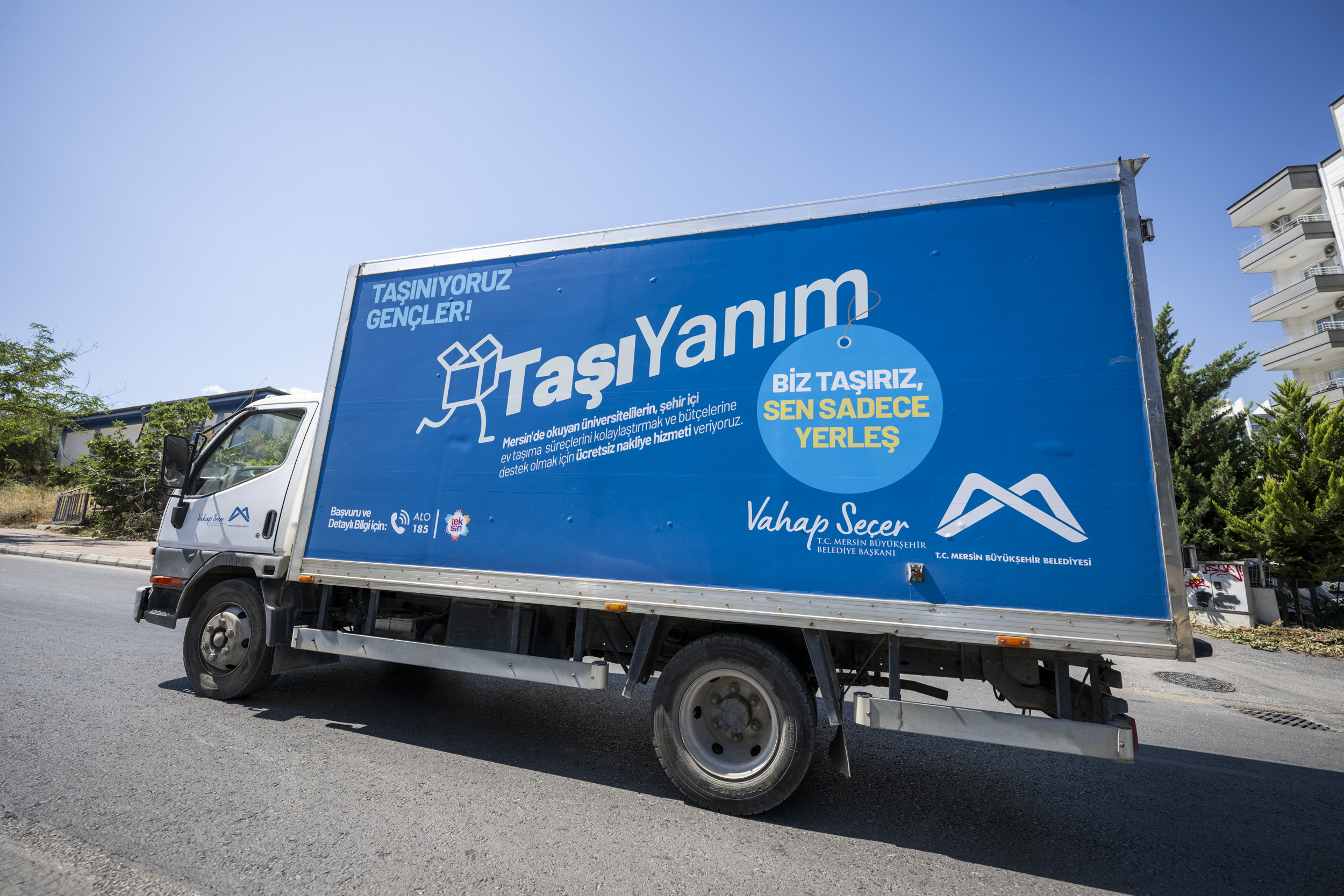 “TaşıYanım” projesiyle öğrencilerin taşınma yükü Mersin Büyükşehir’e emanet