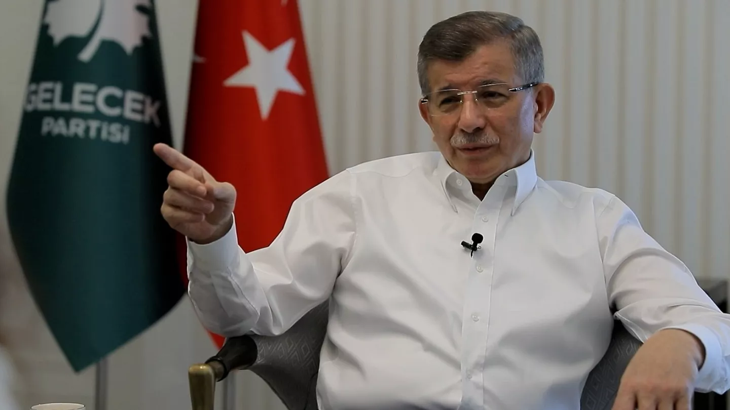 Davutoğlu: Ayakkabı kutusu ile baklava kutusu yarışıyor