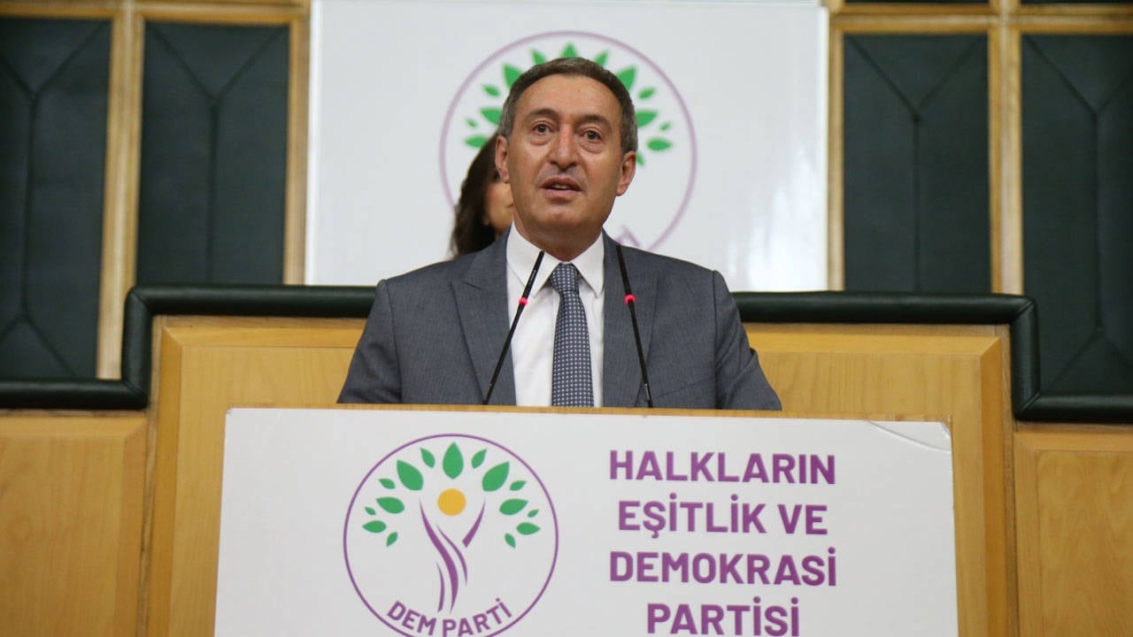 Silahlar susuyor, siyaset değişiyor: DEM Parti’den yeni isim, yeni logo, yeni yol
