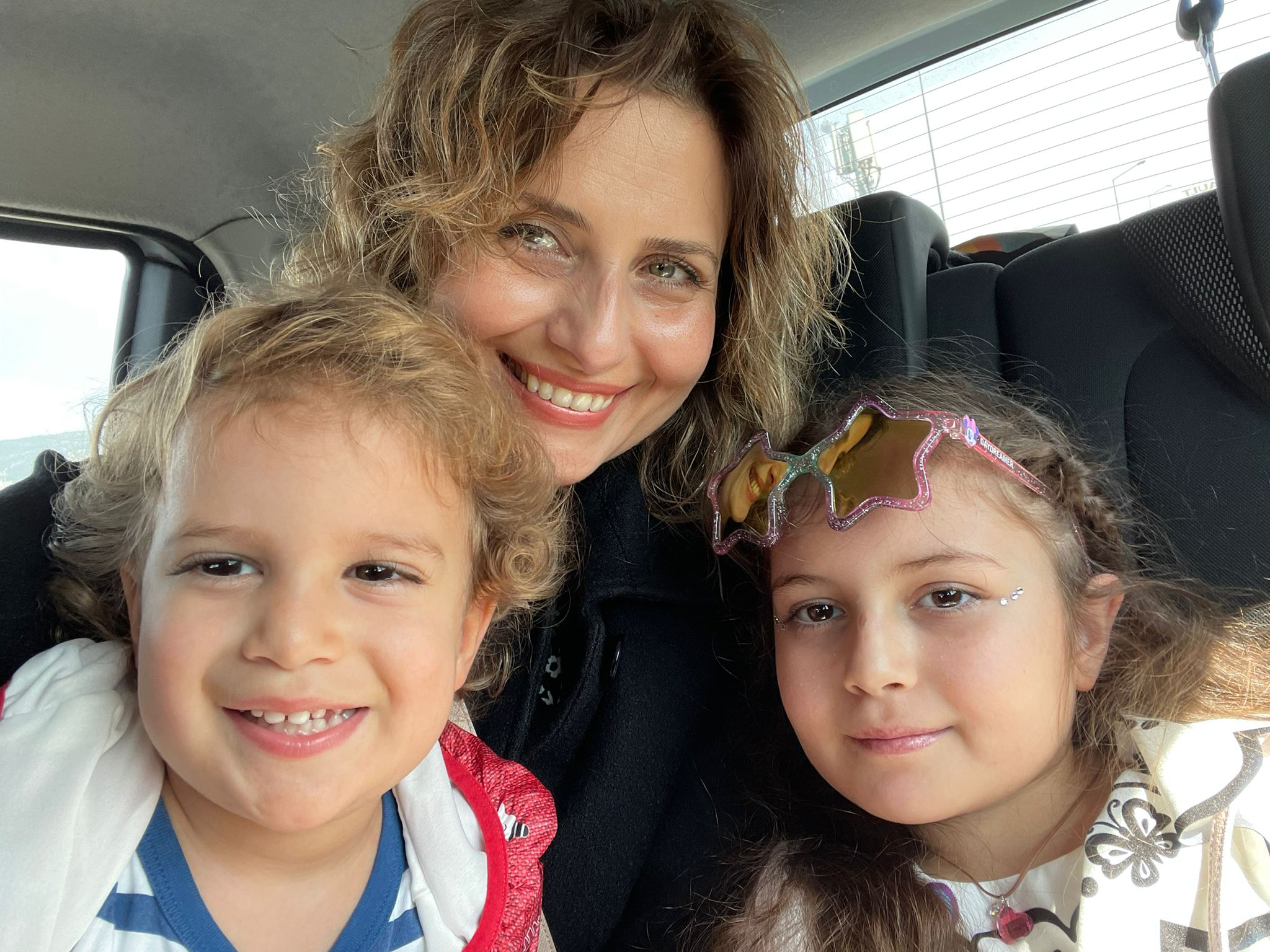 Kronik ilik savaşıyla mücadele eden Öykü Arin ilk tenis turnuvasında başarı kazandı