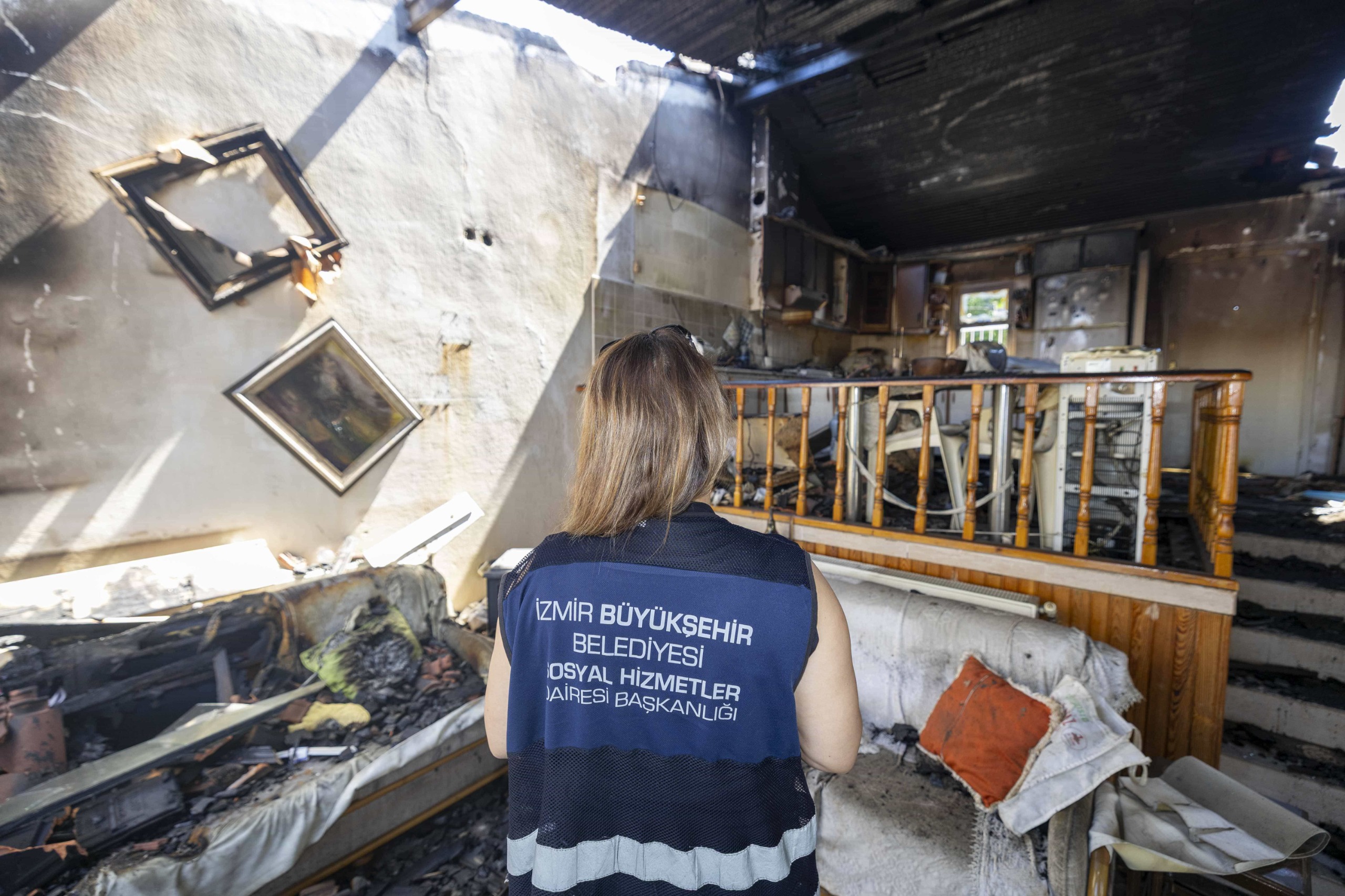 Yangının ardından yaralar sarılıyor