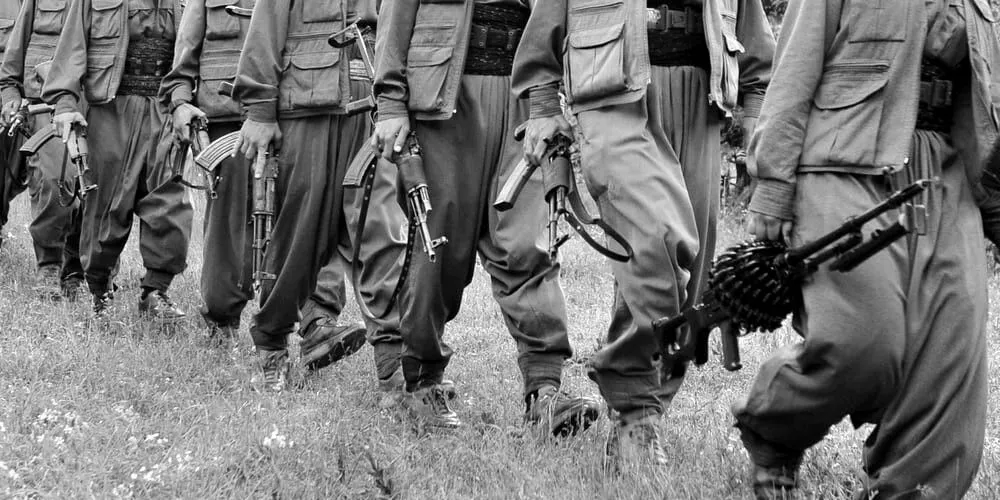 PKK'nın silah bırakma töreni başlıyor: Örgüt yöneticileri de silah bırakacak