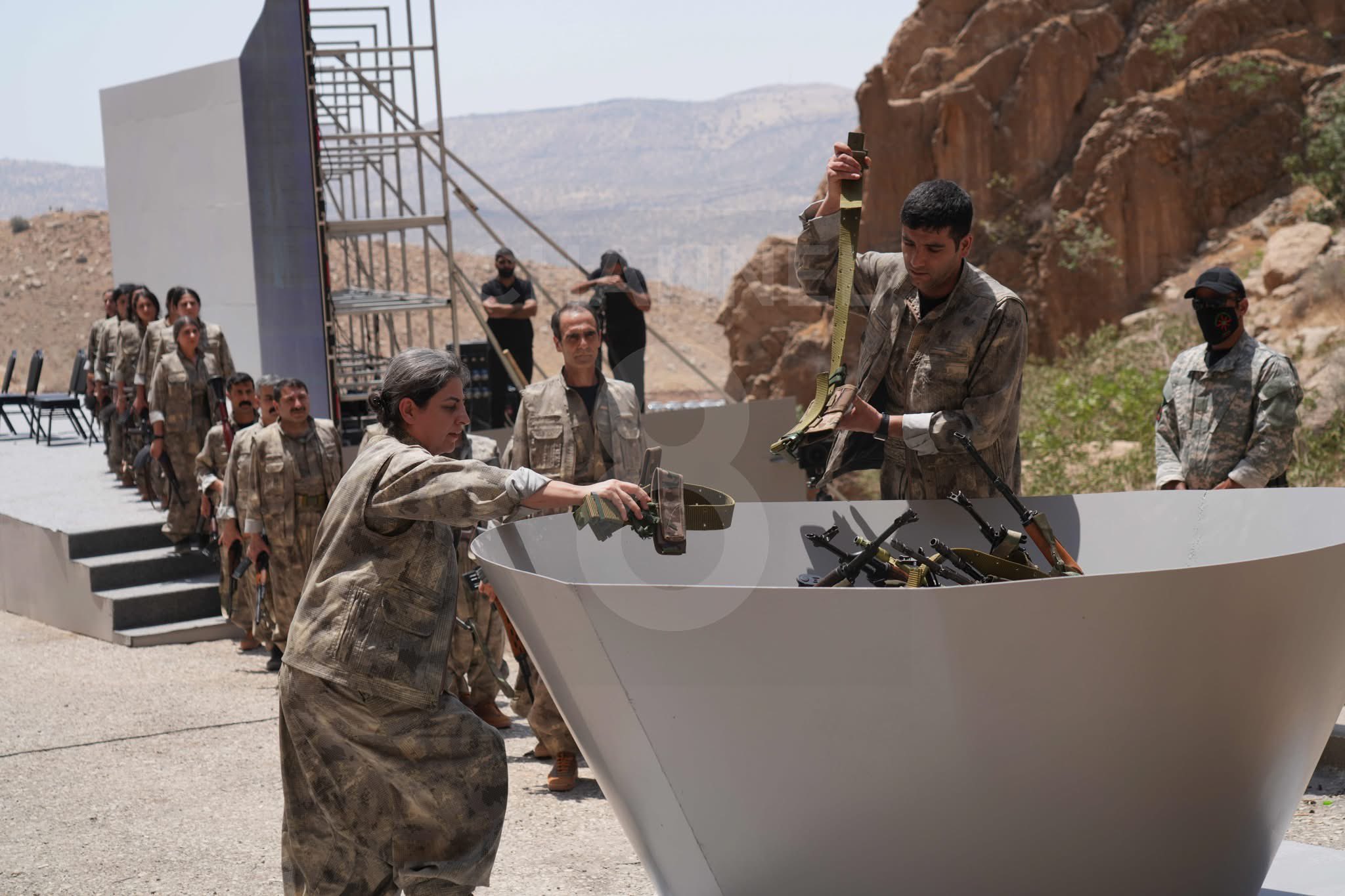 PKK'nın silah bırakma töreni bitti: Görüntülerin yayınlanması bekleniyor