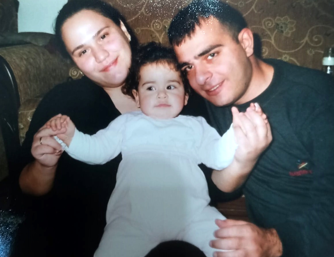 17 yıllık eşine böbreğini verdi