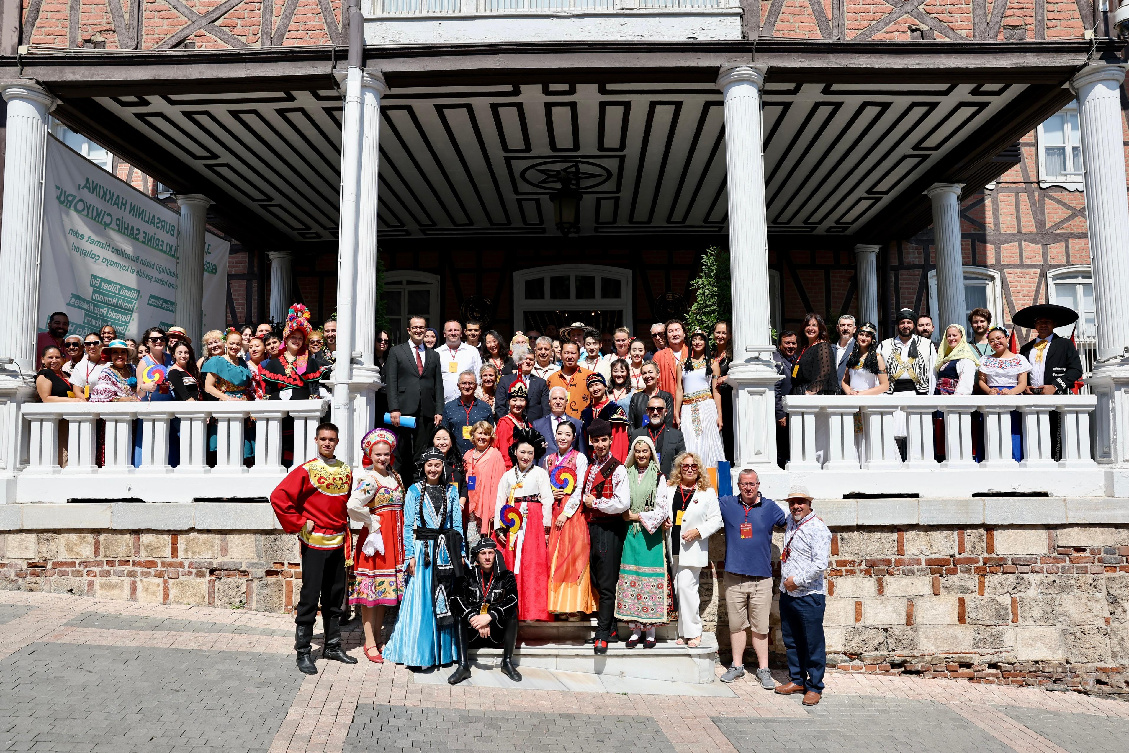 Altın Karagöz dans ekiplerinden Mustafa Bozbey’e ziyaret