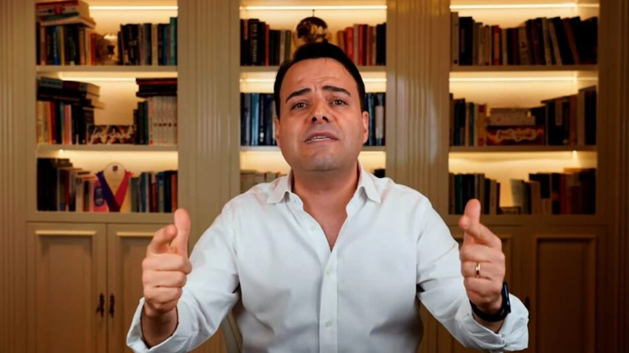 Özgür Demirtaş'tan sosyalist ekonomi modeline tuhaf eleştiri: Emek bitti, robotlar geliyor