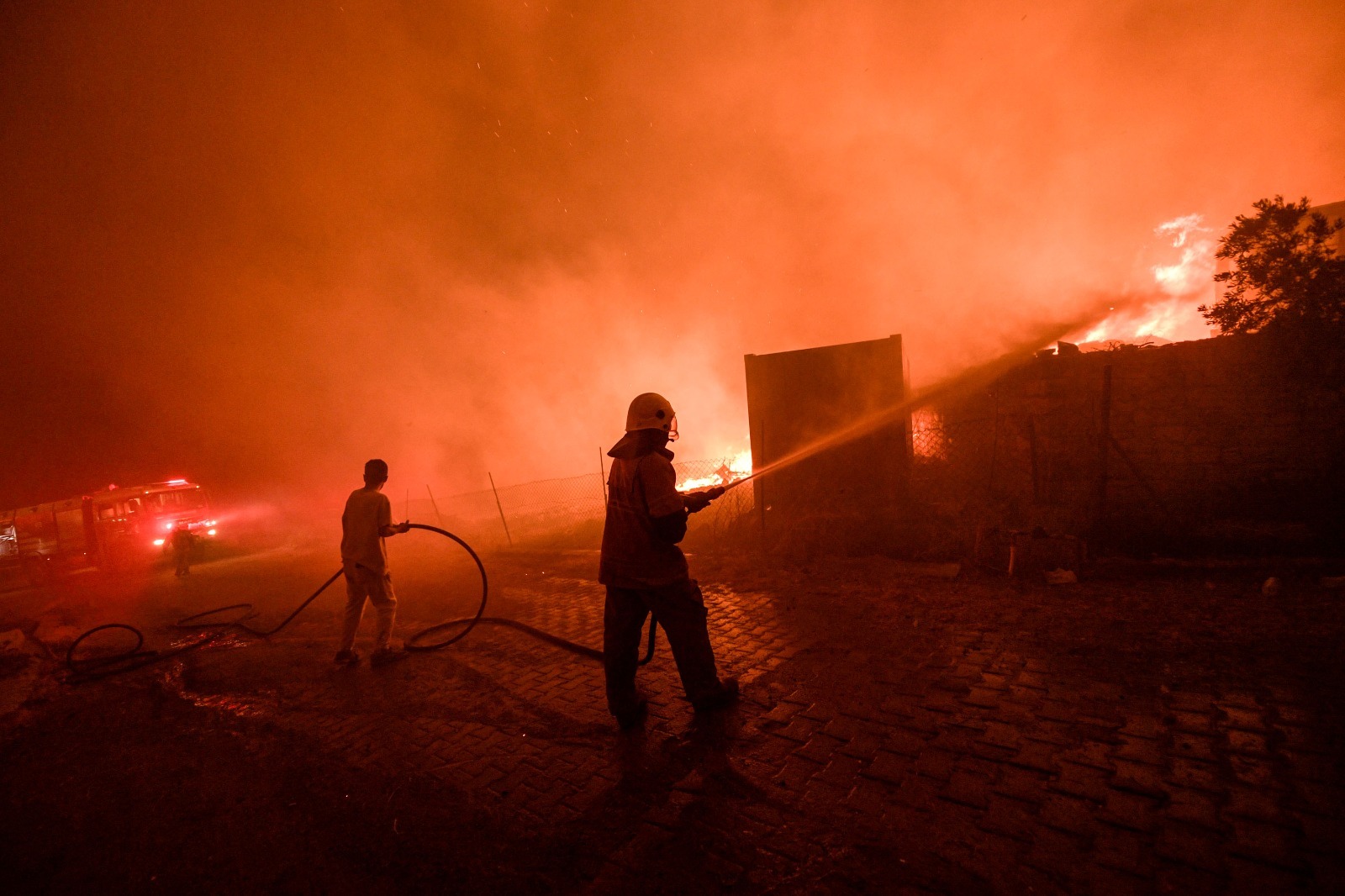 İzmir'in kahraman itfaiyecileri anlattı: "O köpeği kurtaramadım, hâlâ aklımda"