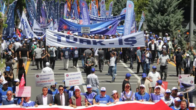 Hükümet kamu işçilerine yeni zam teklifini sundu!