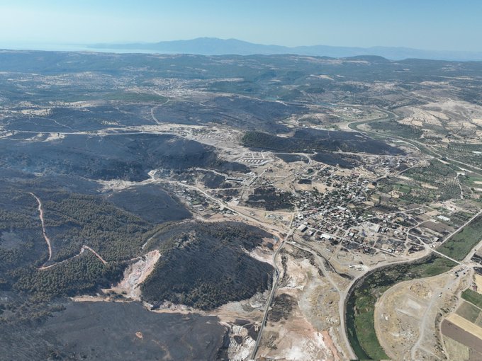 Çanakkale'deki yangın kontrol altına alındı, Tekirdağ'da yangına müdahale devam ediyor