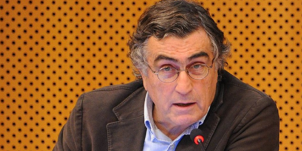 Yunanistan'da rahatsızlanan Hasan Cemal hastaneye kaldırıldı