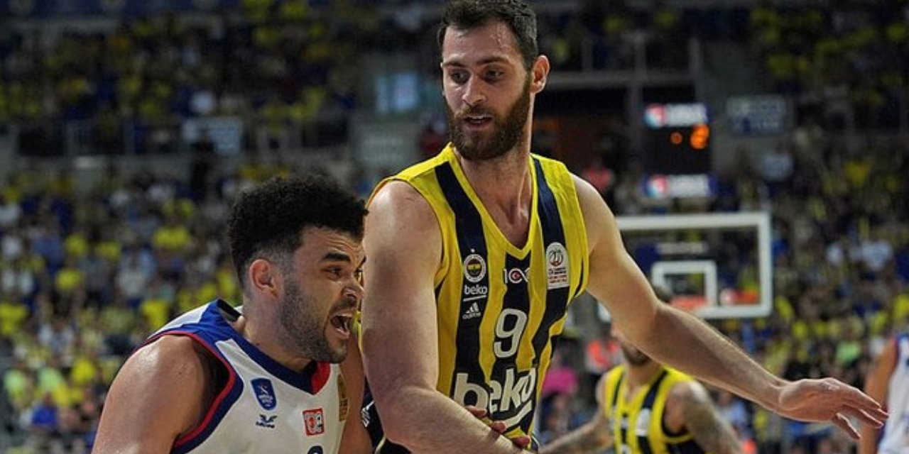 Anadolu Efes, eski Fenerbahçeli yıldızı kadrosuna kattı
