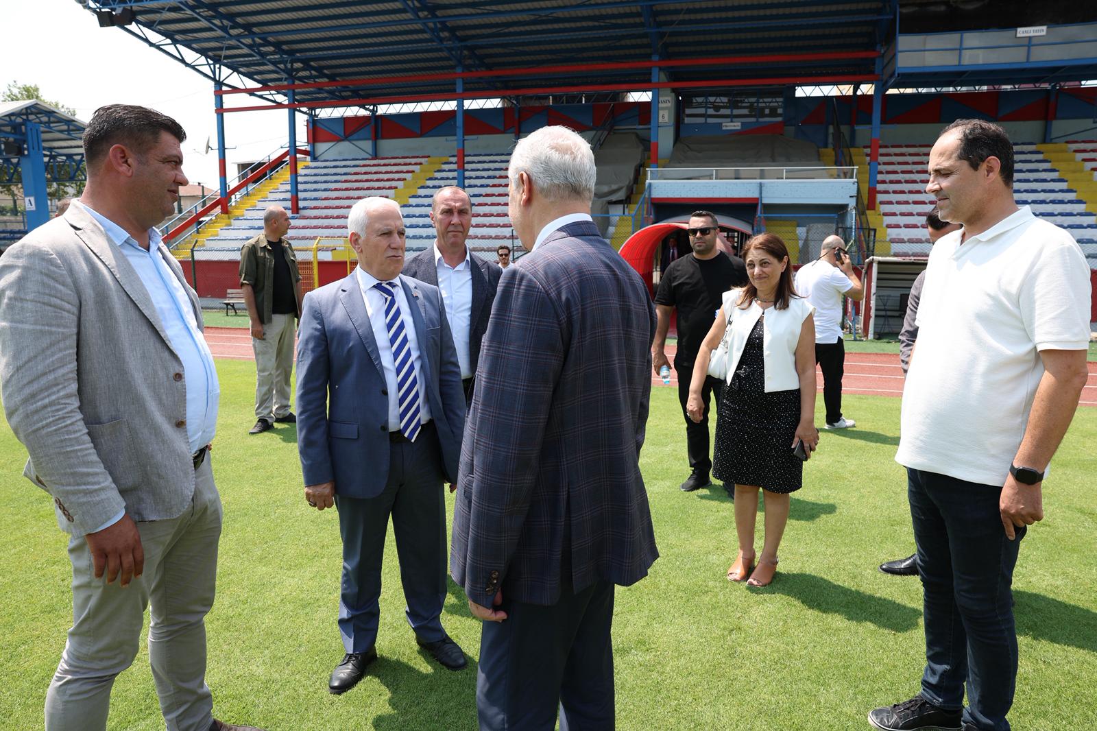 Bursa Büyükşehir, Mustafakemalpaşa İlçe Stadı’nı sil baştan yeniledi