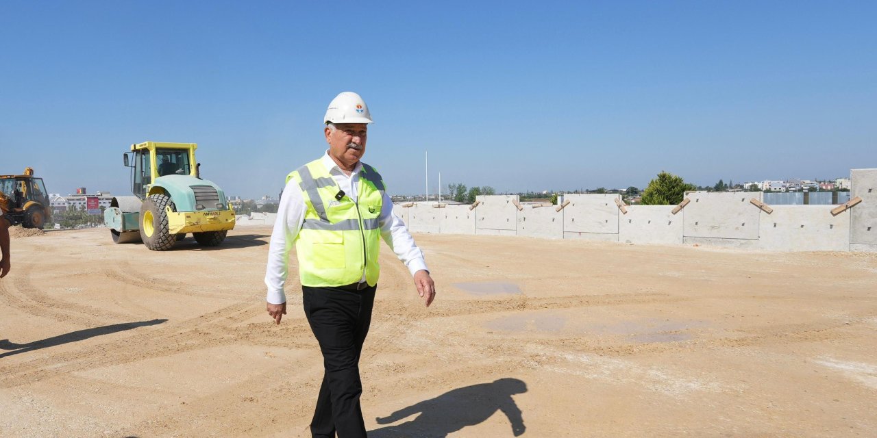 Başkan Karalar: 'Öğretmenler Bulvarı Üst Geçidi'ni, yaz bitmeden Adana'nın hizmetine sunacağız'
