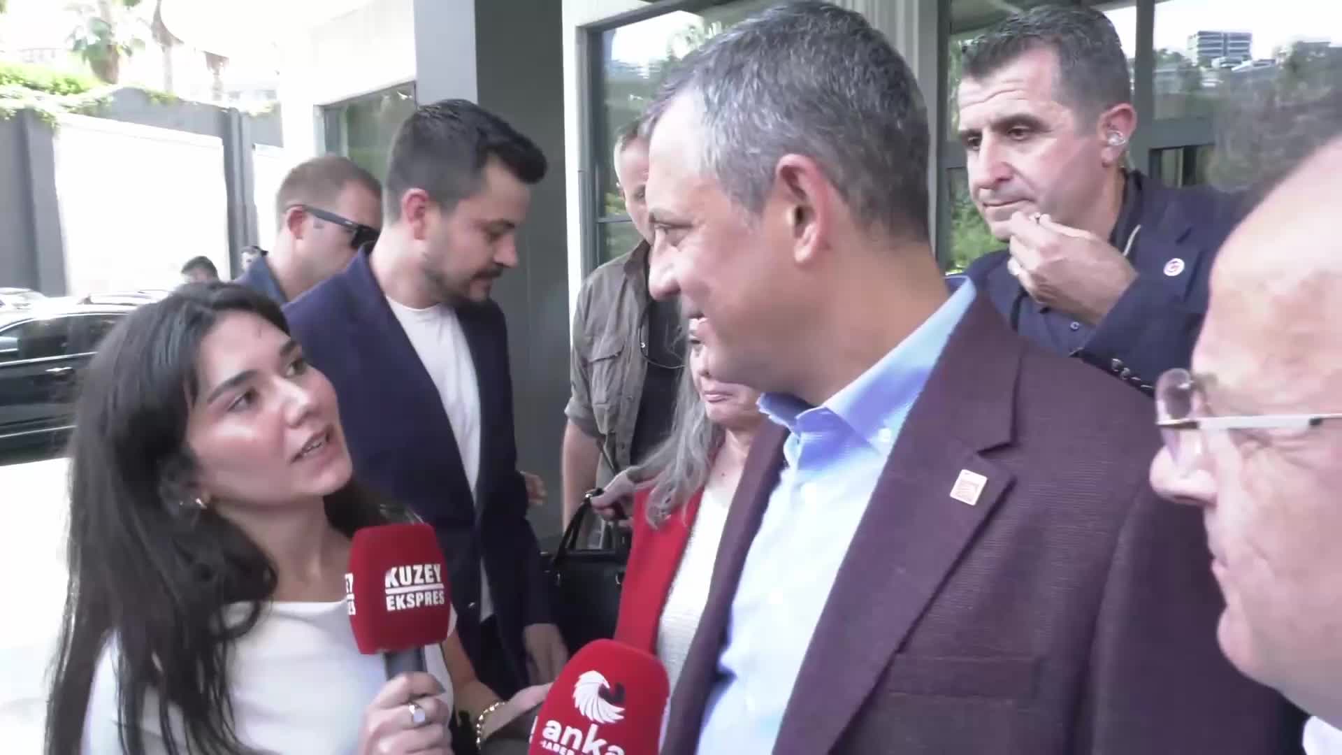 Özgür Özel Trabzon'da... "Ekrem Başkan Erdoğan'ı dört kez yendi, Ahmet Metin Genç üç kez yenildim diye üzülmesin"
