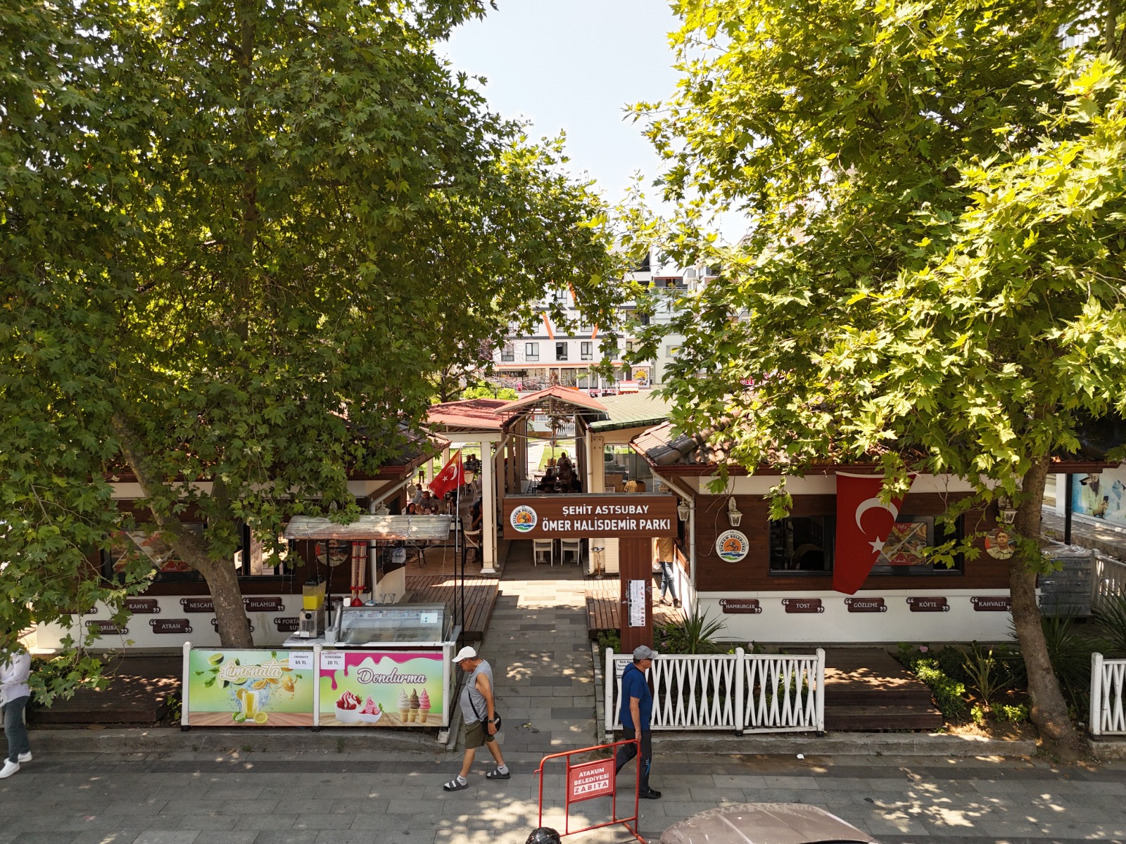 Atakum Belediyesi Şehit Astsubay Ömer Halisdemir Parkı’na yoğun ilgi