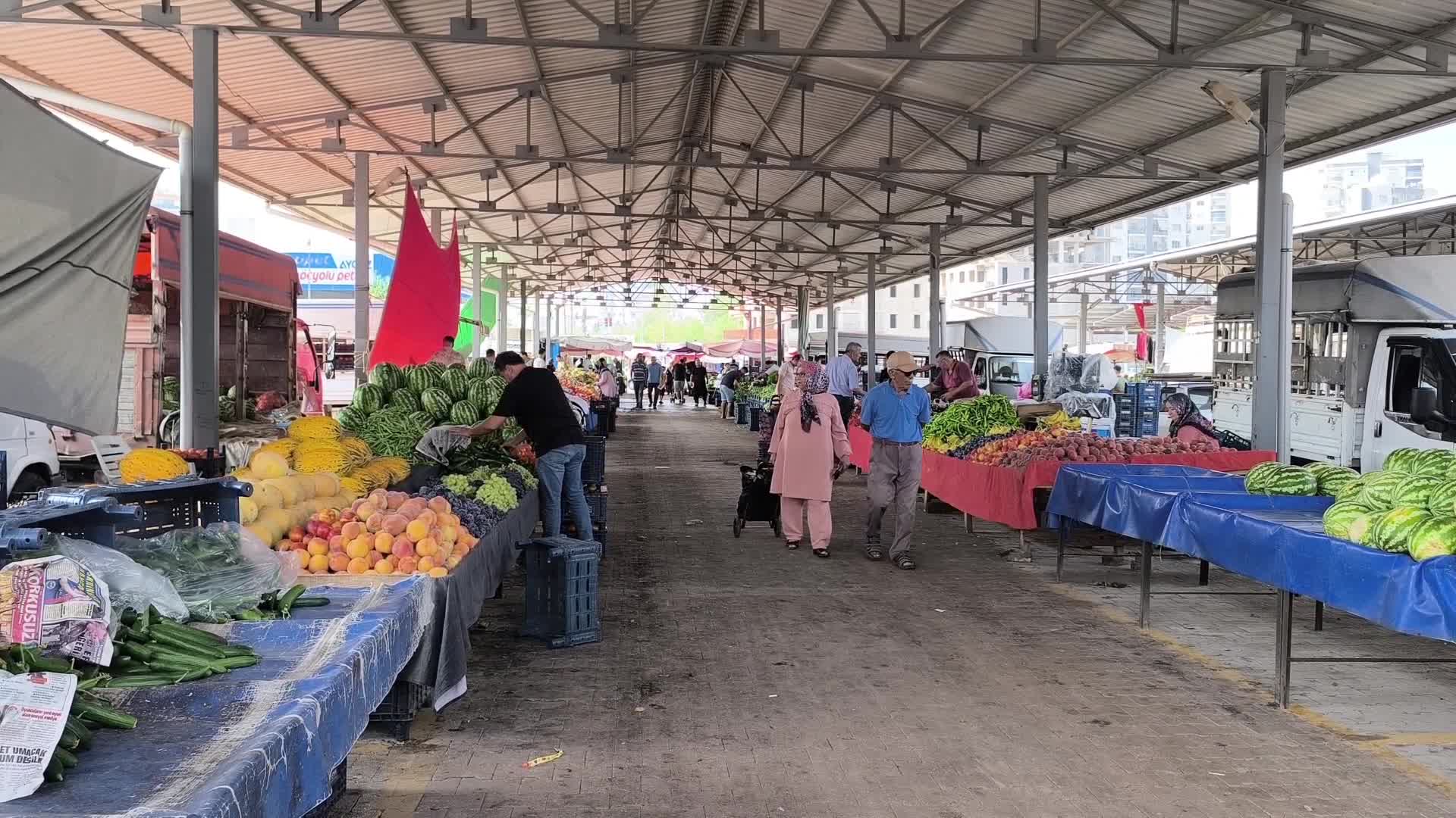 Adanalı emekli anlatıyor: 'Yersem domates, patlıcan, karpuz, başka sosyal yaşantı yok'