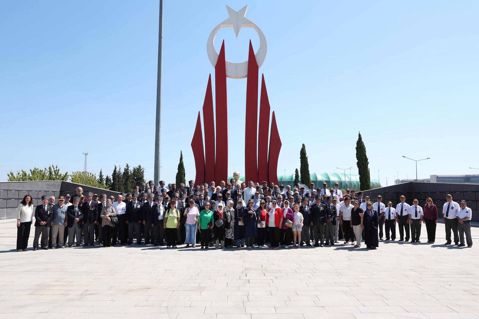 Bursa'da Kıbrıs Barış Harekâtı'nın 51. yıl dönümü için tören düzenlendi