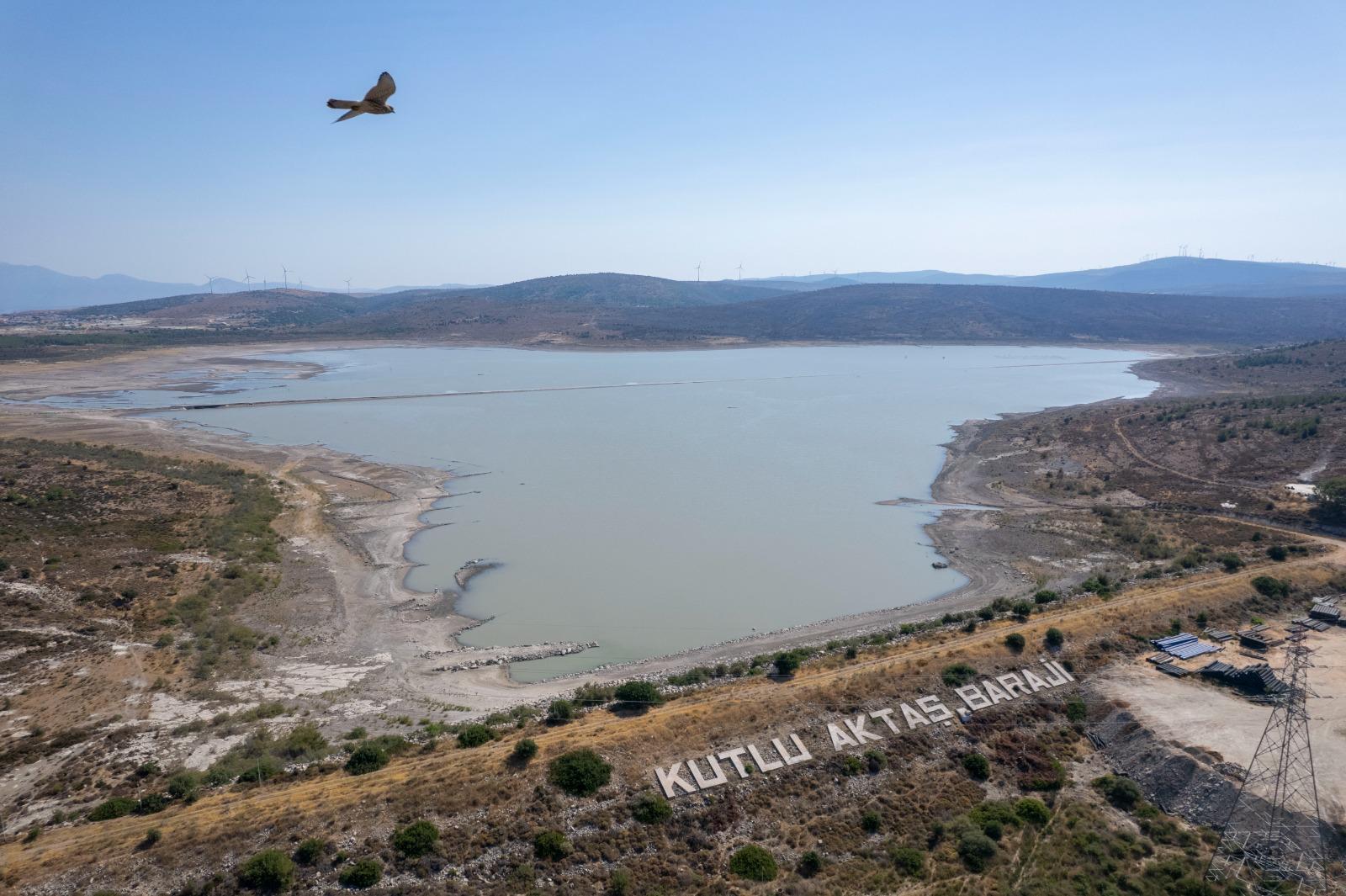 Barajlar alarm verdi... İlk zorunlu su kesintisi haberi Çeşme’den