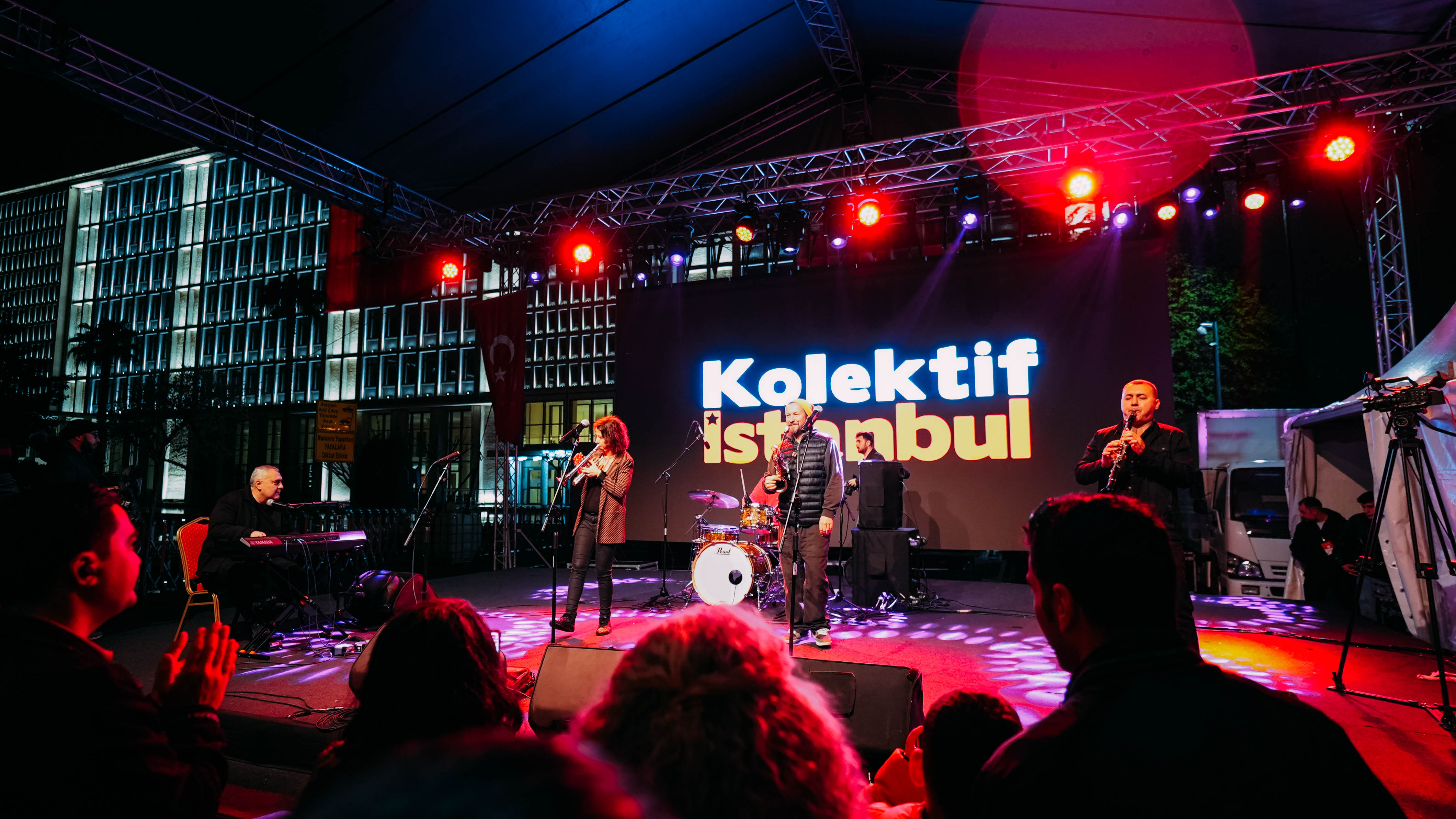 Özgürlük ve Demokrasi şenliği mahalle mahalle İstanbul’da