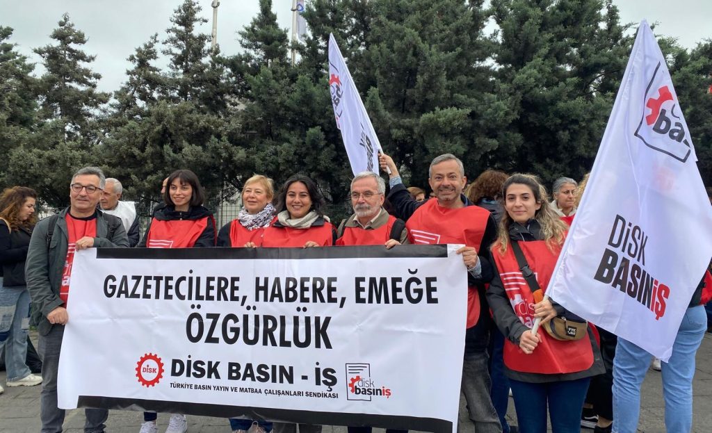 DİSK Basın-İş’ten 24 Temmuz açıklaması: Kalemlerimiz, duvarların ardından da susmayacak