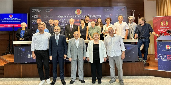 Basın Özgürlüğü Ödülleri sahiplerini buldu, “Sansürün karanlığına karşı mücadele edenler onurlandırıldı”