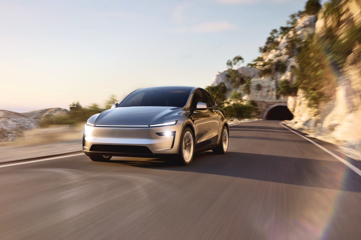 Tesla Türkiye'de satışları durdurdu, siparişi bulunanlardan ÖTV farkı isteniyor