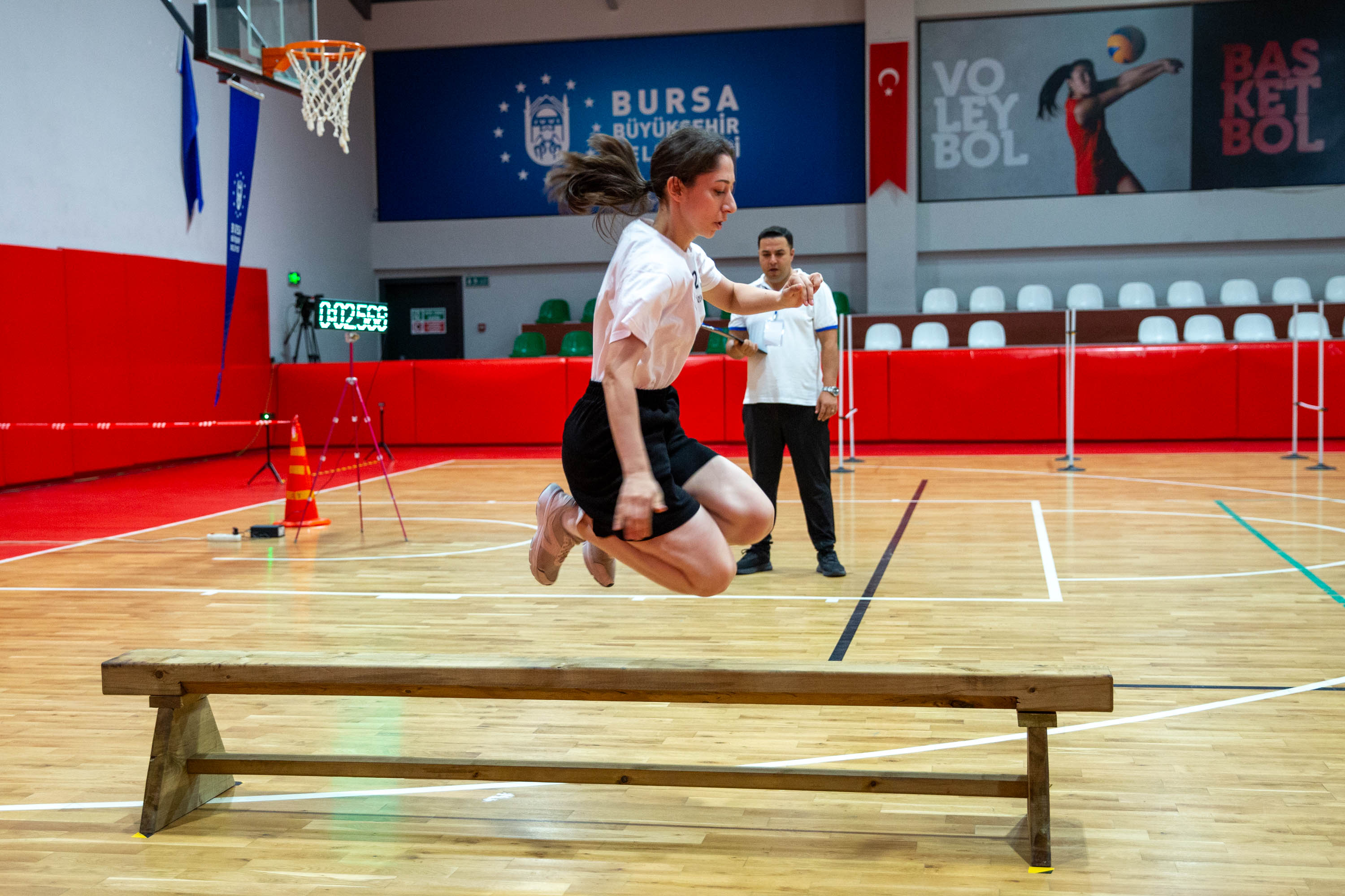 Bursa’da zabıta adayları parkurda ter döktü