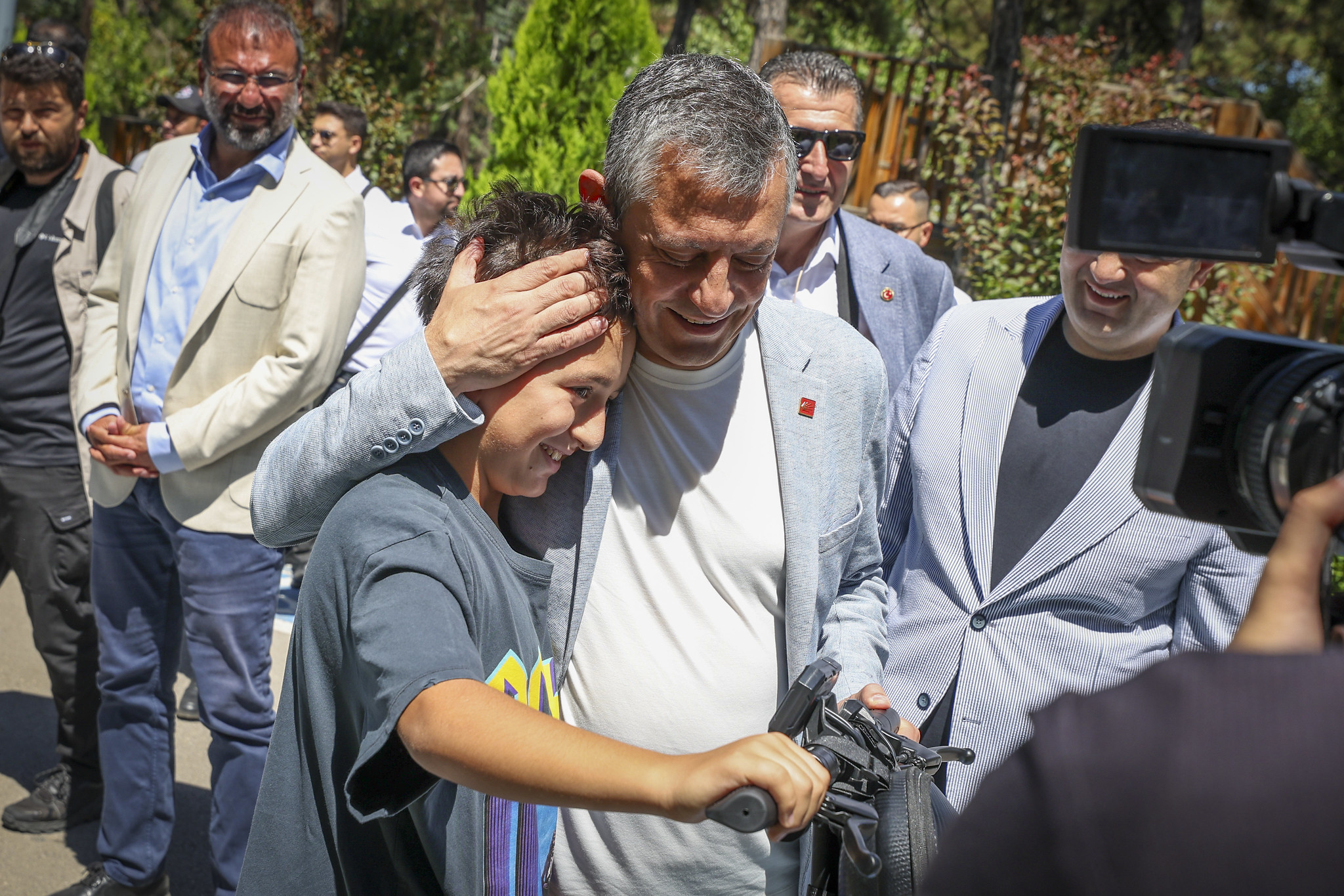 Özgür Özel, Mansur Yavaş ile Atatürk Çocukları ve Doğal Yaşam Parkı'nı gezdi