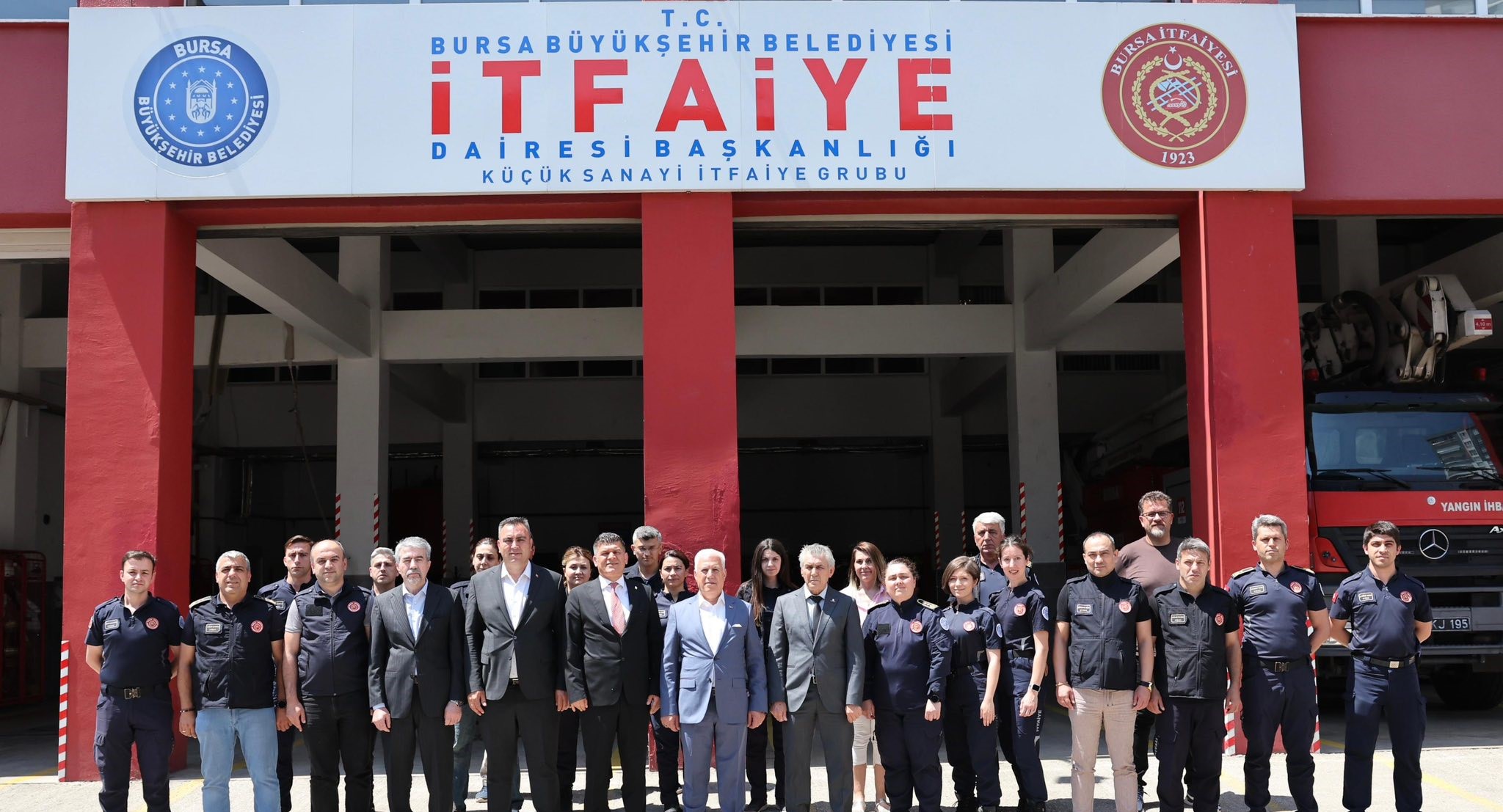 Mustafa Bozbey: 10-15 dakikada bir yangın ihbarı alıyoruz