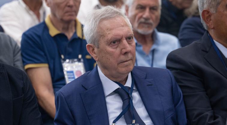 Aziz Yıldırım’dan Ali Koç’a sert çıkış: Fenerbahçe’yi şampiyon yapamayacak olan aday olmasın