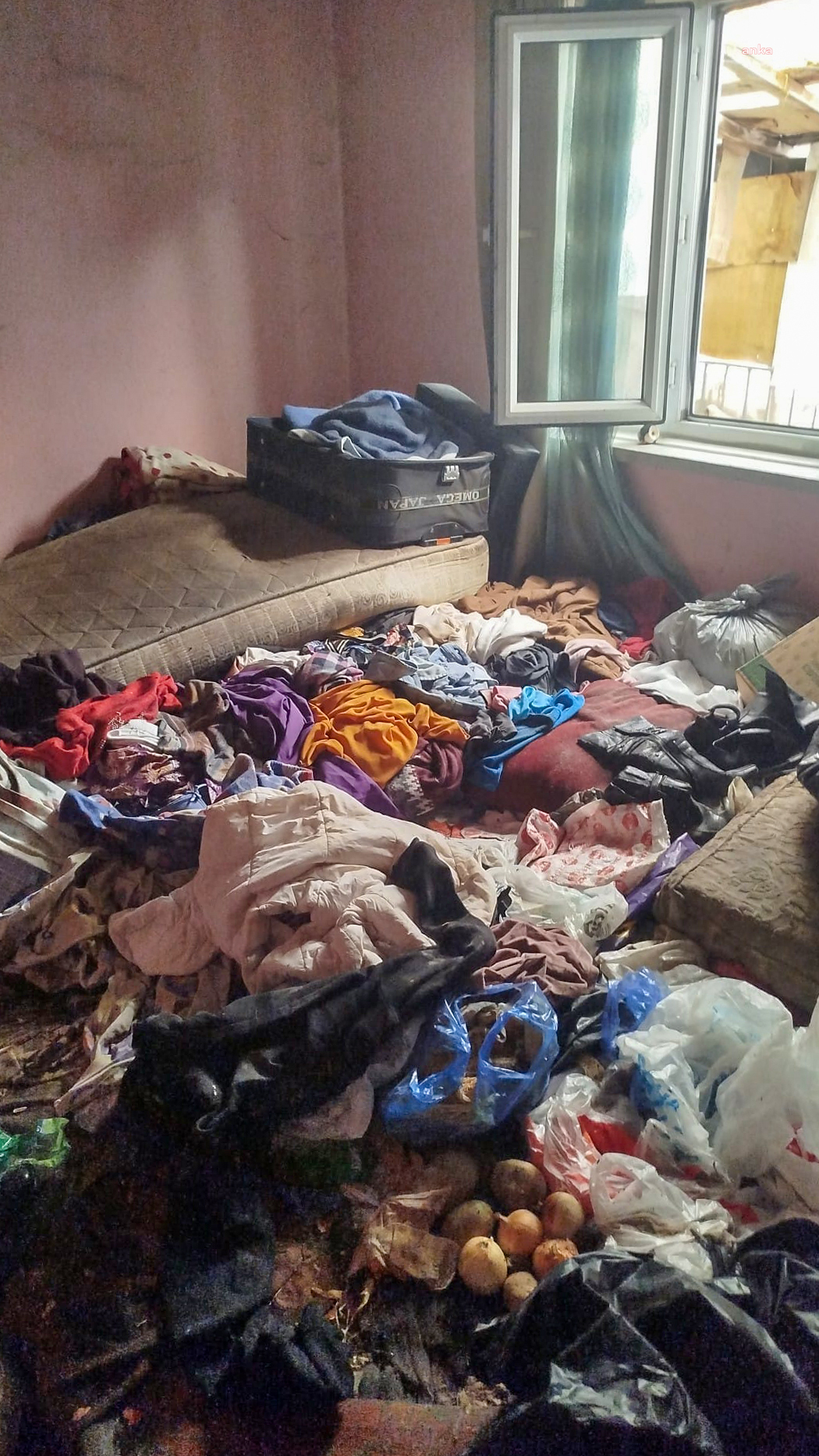 Eskişehir Tepebaşı’nda bir evden 2.6 ton çöp çıktı