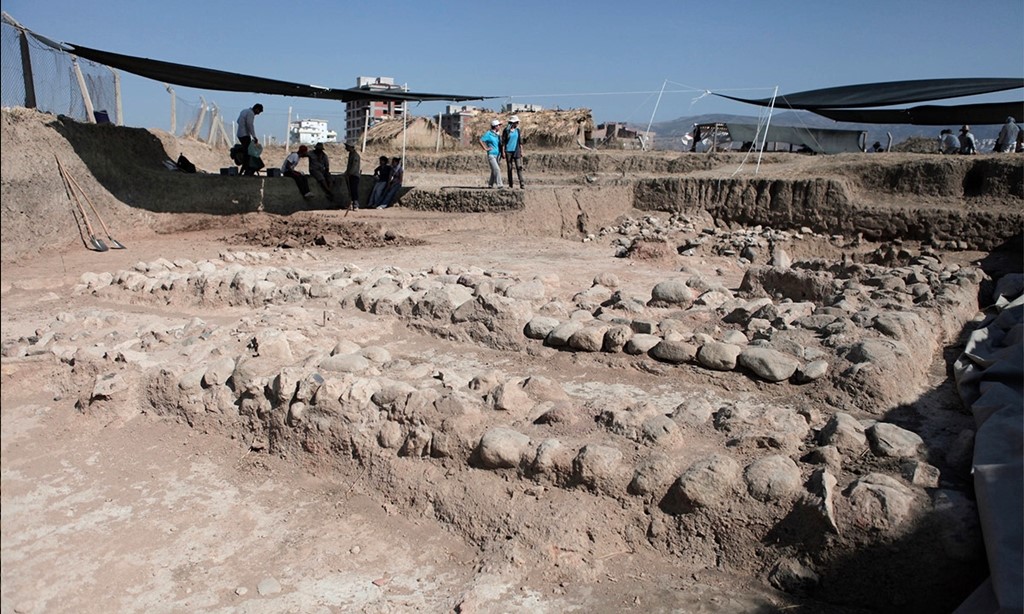 İzmir’in en eski yerleşim alanı Yeşilova Höyüğü’nde yeni kazı dönemi başladı