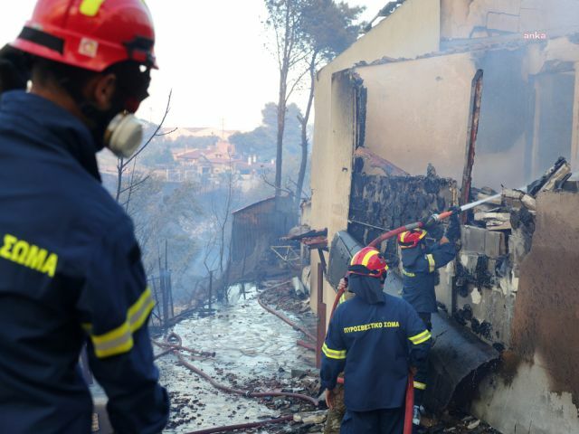 Yunanistan da yanıyor: Atina’ya yakın bölgeler tahliye ediliyor, AB'den 6 uçak istendi