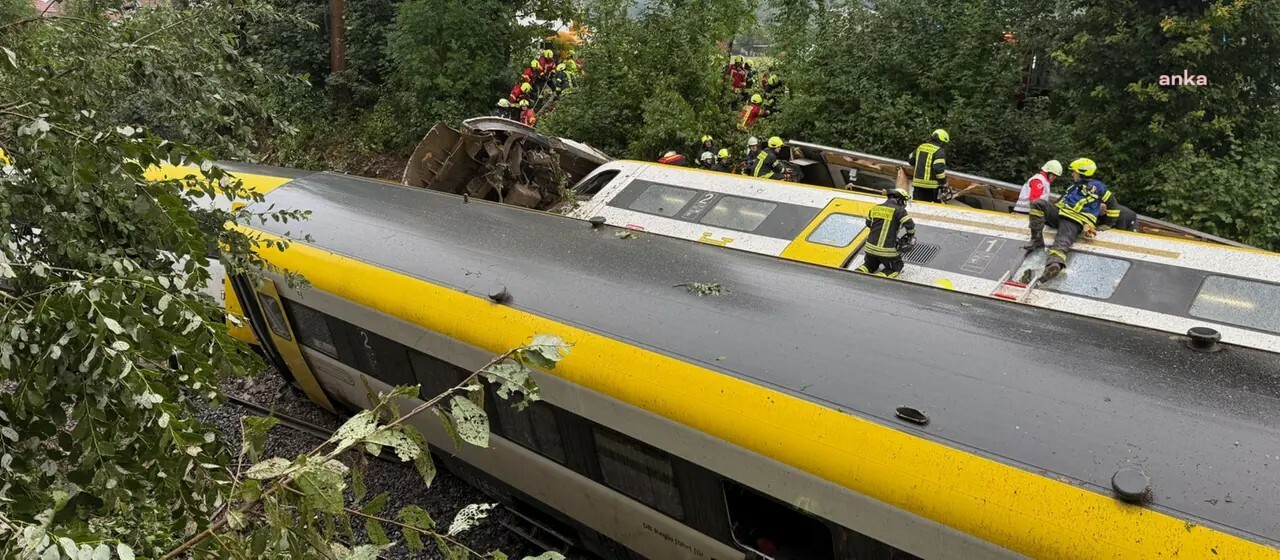 Almanya'daki tren kazasında 3 kişi öldü