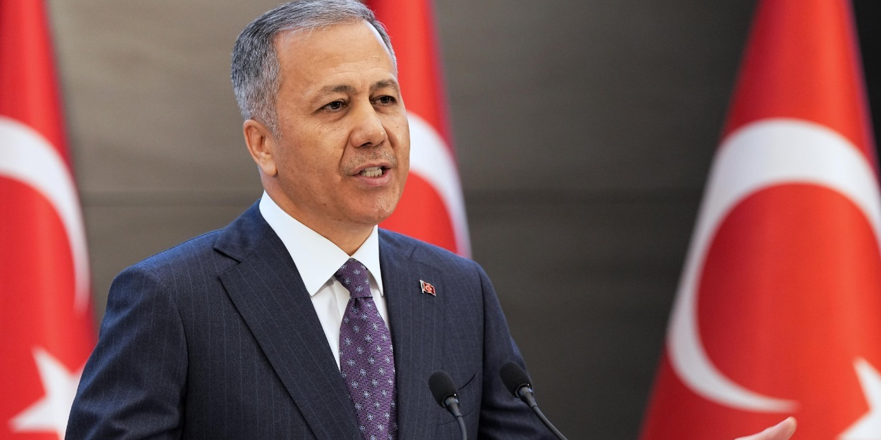 Bakan Yerlikaya duyurdu: 9 suçlu Türkiye'ye iade edildi