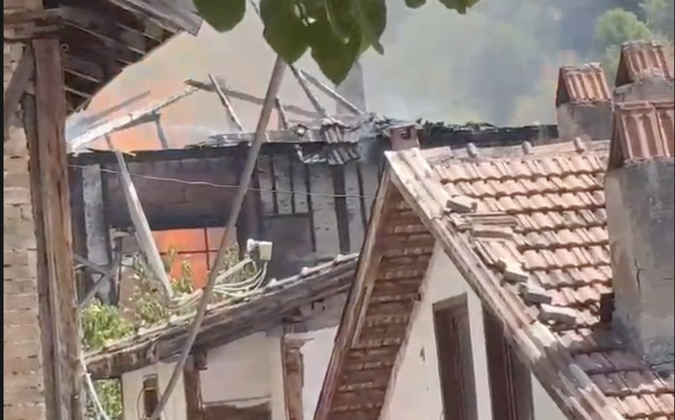 Safranbolu'da tarihi kent merkezinde bir konakta yangın çıktı