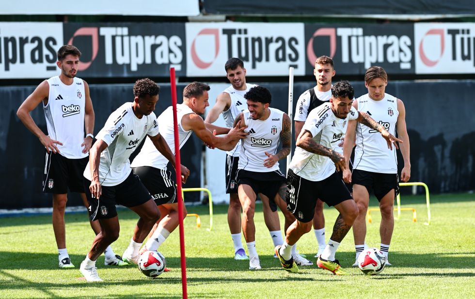 Beşiktaş, Shakhtar Donetsk maçının rövanşı için Polonya’ya gitti