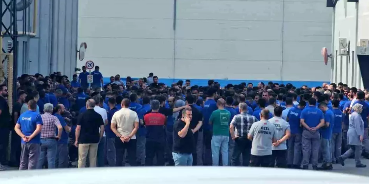 Yataş işçileri yüzde 40 zam talebiyle iş bıraktı