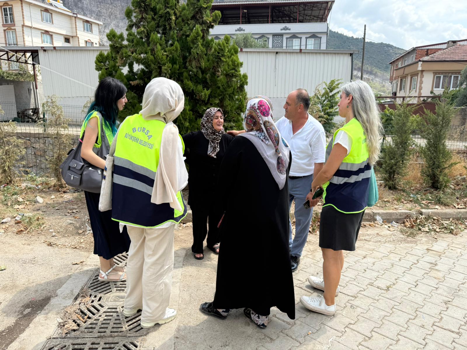 Büyükşehir yangın sonrası sahada: İhtiyaçlar tek tek tespit ediliyor