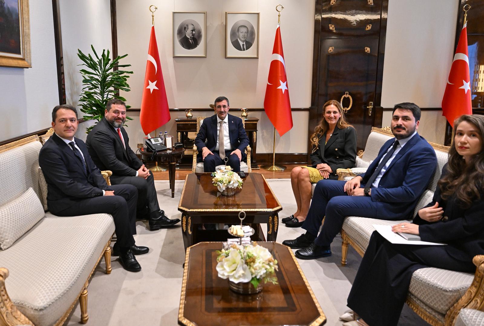 Cevdet Yılmaz, Kaspi.kz CEO’su Lomtadze ile Külliye’de görüştü