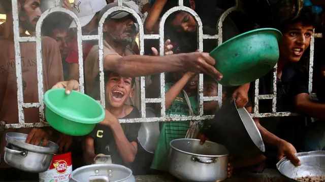 Emekli ABD'li yarbay: Gazze’de yardım dağıtımı Açlık Oyunları gibi, çocuklar açlıktan ölüyor