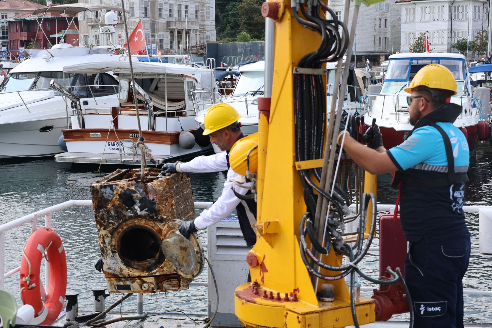 Marmara Denizi’nden çamaşır makinesi çıktı!